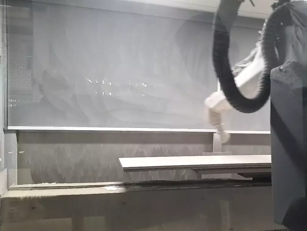 Lackierroboter sprüht